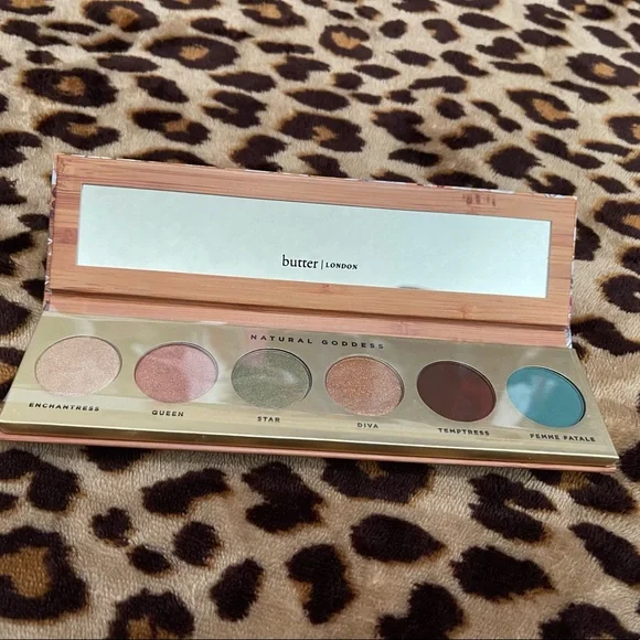 Butter London Eyeshadow palette - Picture 3 of 3